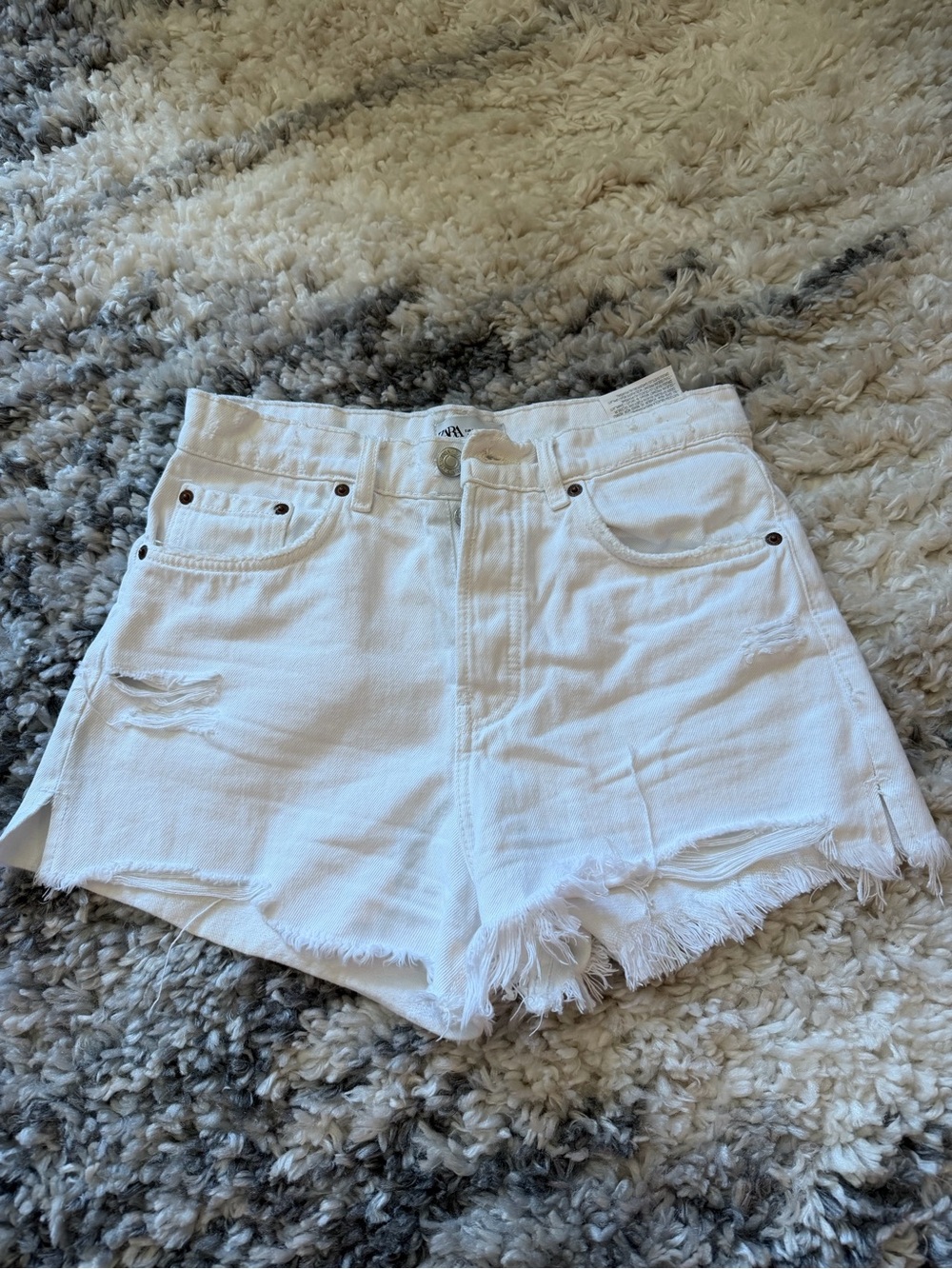 Zara White High-Rise Frayed Denim Shorts